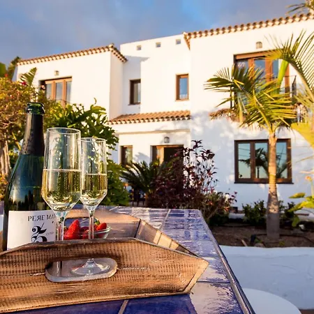 Villa Con Piscina Privada, Vistas Y Jardin