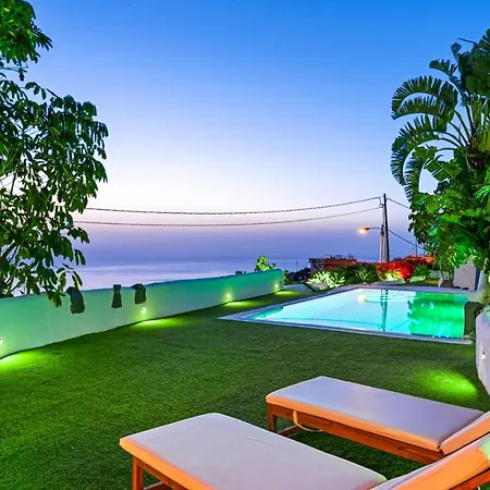 Villa Con Piscina Privada, Vistas Y Jardin *