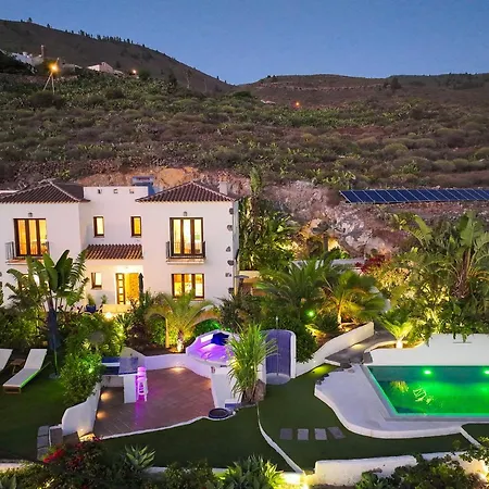 Villa Con Piscina Privada, Vistas Y Jardin