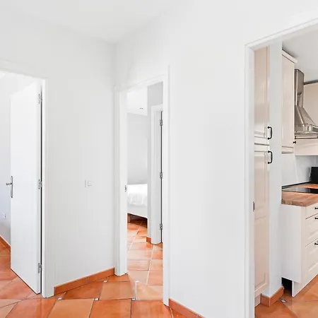 Con Piscina Privada, Vistas Y Jardin *