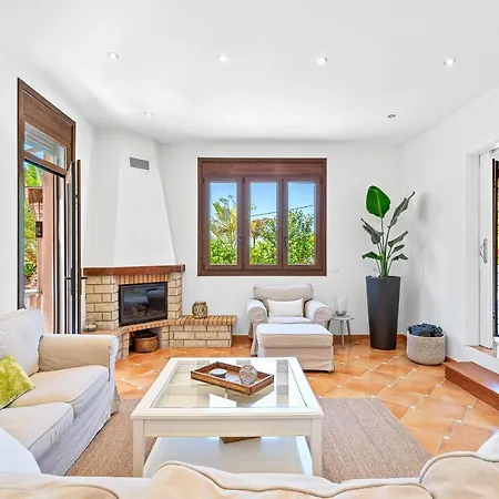 Villa Con Piscina Privada, Vistas Y Jardin *