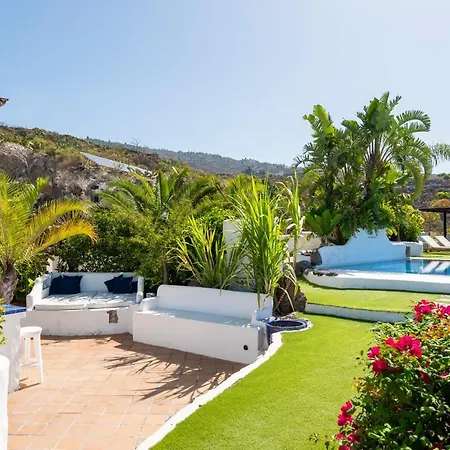 Villa Con Piscina Privada, Vistas Y Jardin *