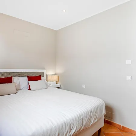 Villa Con Piscina Privada, Vistas Y Jardin *